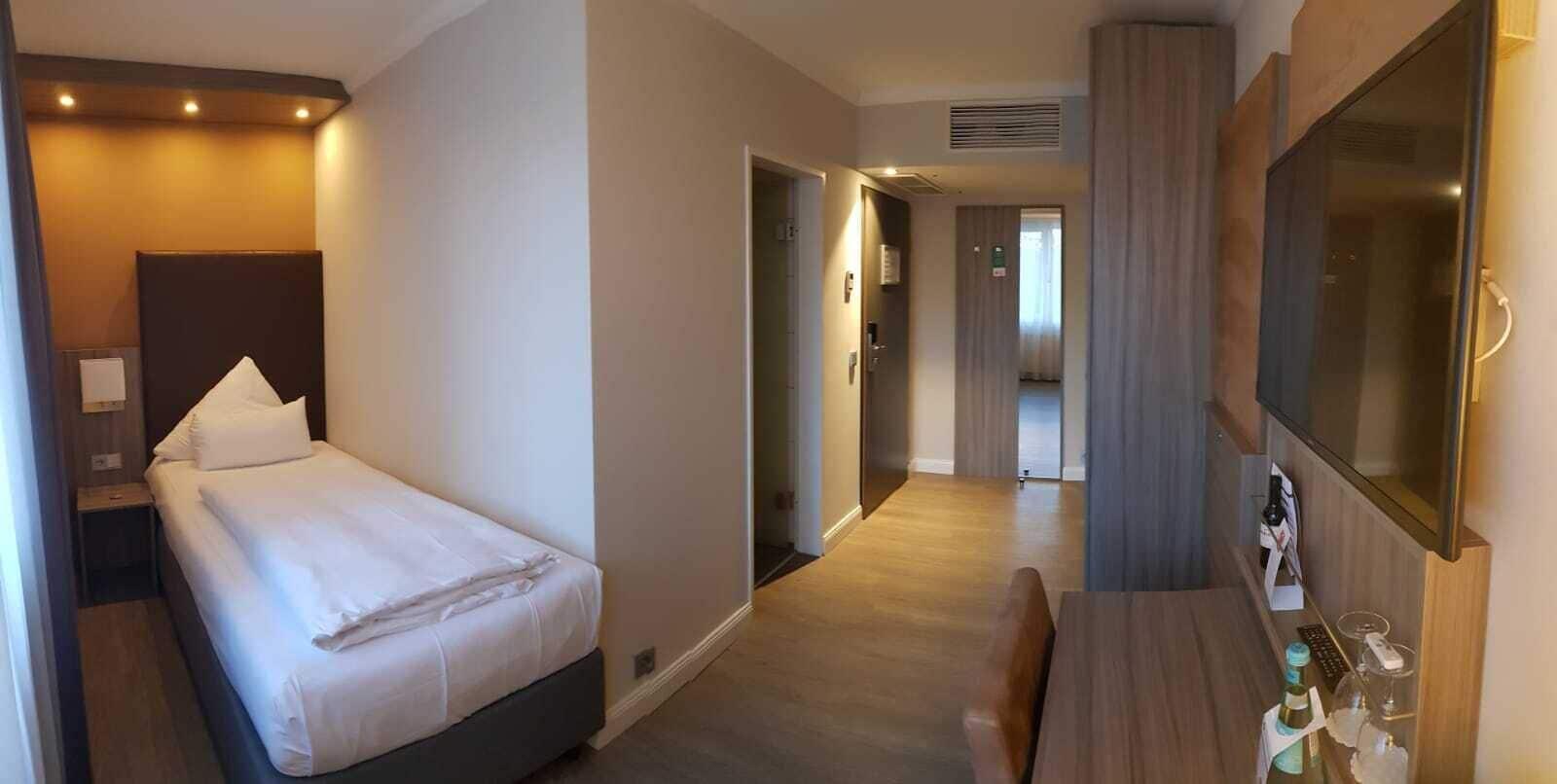 Western Regence Hotel
