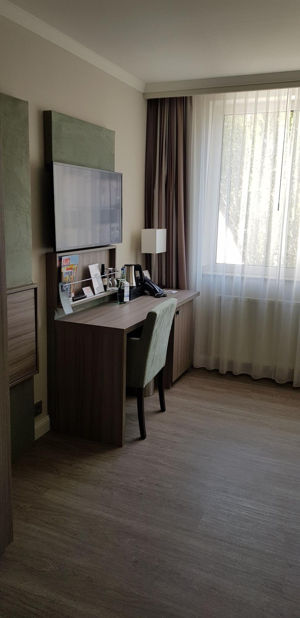 Western Regence Hotel Aken