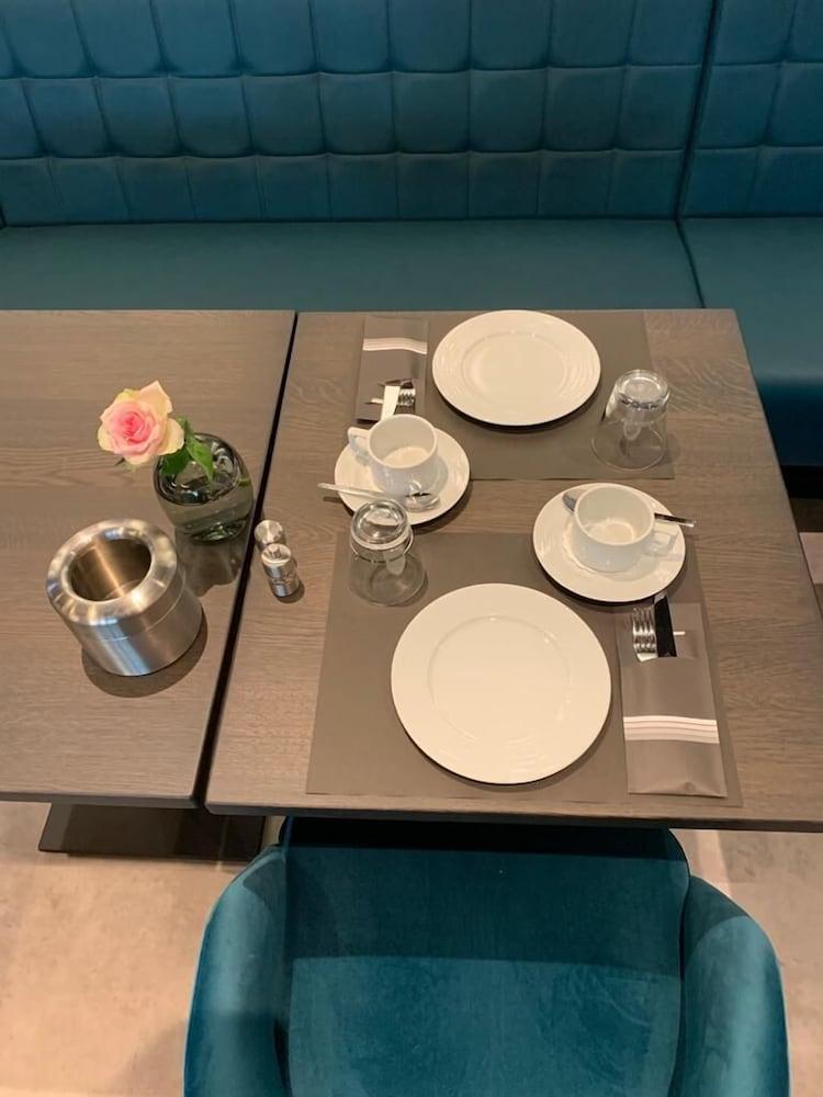 Western Regence Hotel 4*